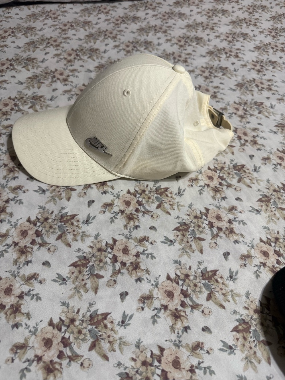 Nike Women’s Cream Baseball Cap with Metal Logo